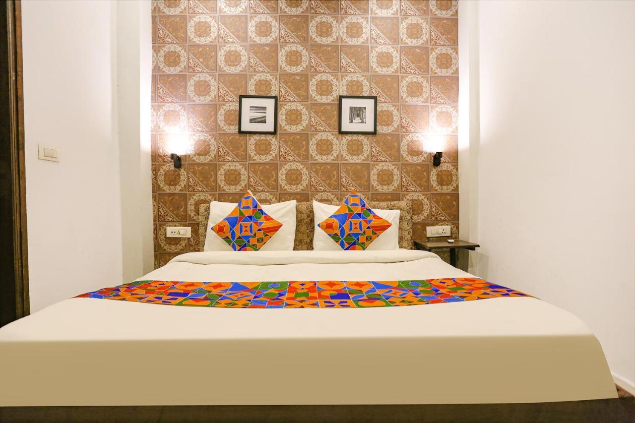 Fabhotel Novel Suites - Nr Yashobhoomi Convention Centre New Delhi Exterior photo